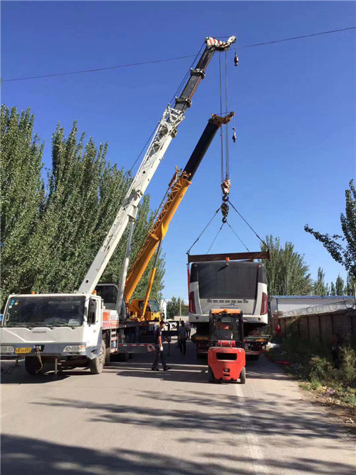 朗县港口集装箱搬运案例